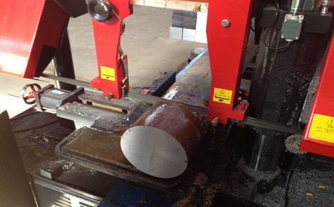 双流卧式带锯床加工时出现明显振荡如何排查？